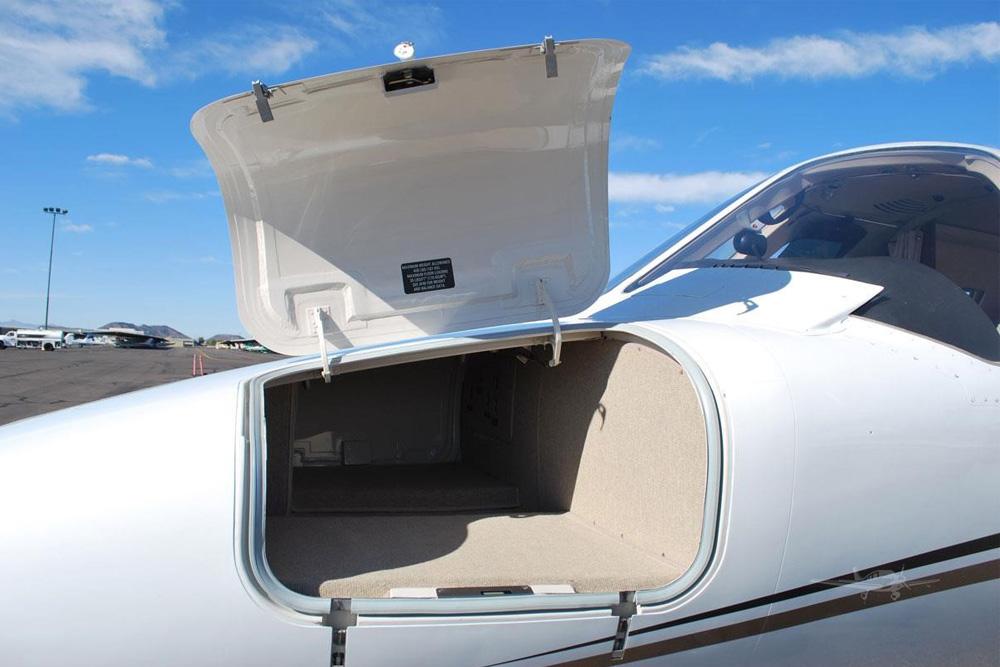 Cessna Citation CJ1 baggage compartment