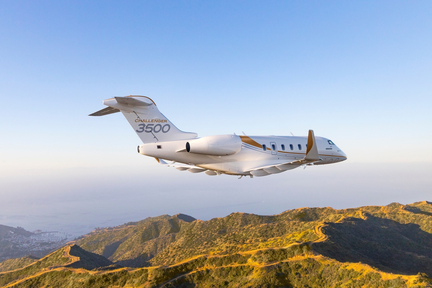 Challenger 3500 private jet