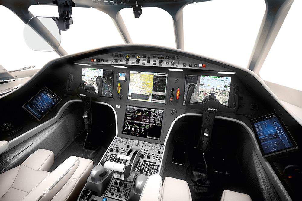 Dassault Falcon 2000LXS cockpit