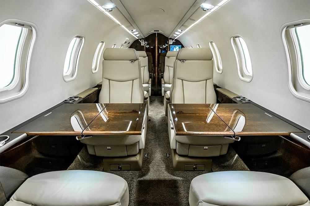 Bombardier Learjet 45XR interior