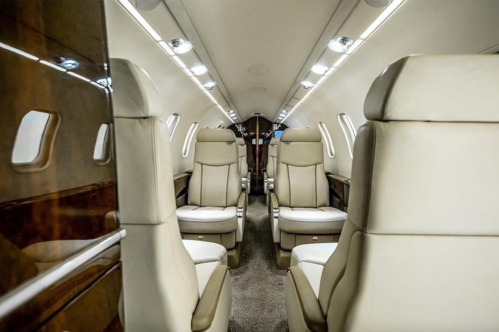 Bombardier Learjet 45XR interior